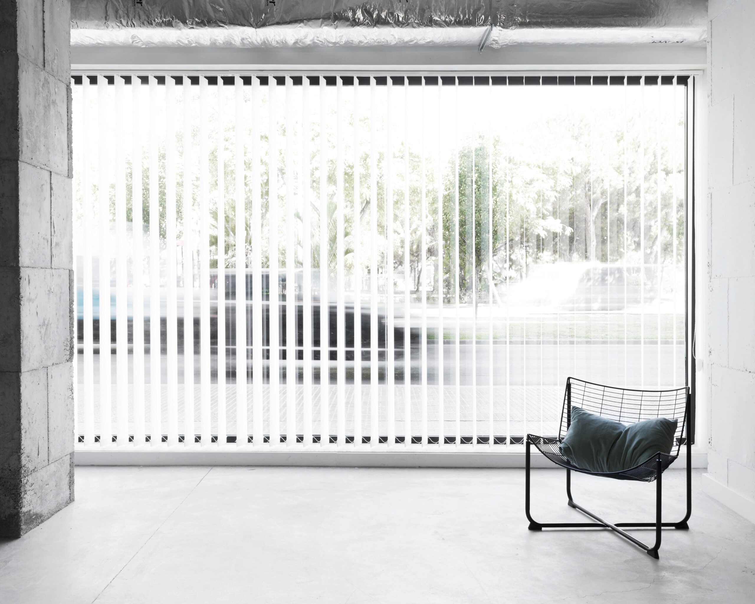 Create-a-Cosy-Ambience-How-Vertical-Blinds-Can-Control-Light-and-Privacy-in-Your-Home&Office!