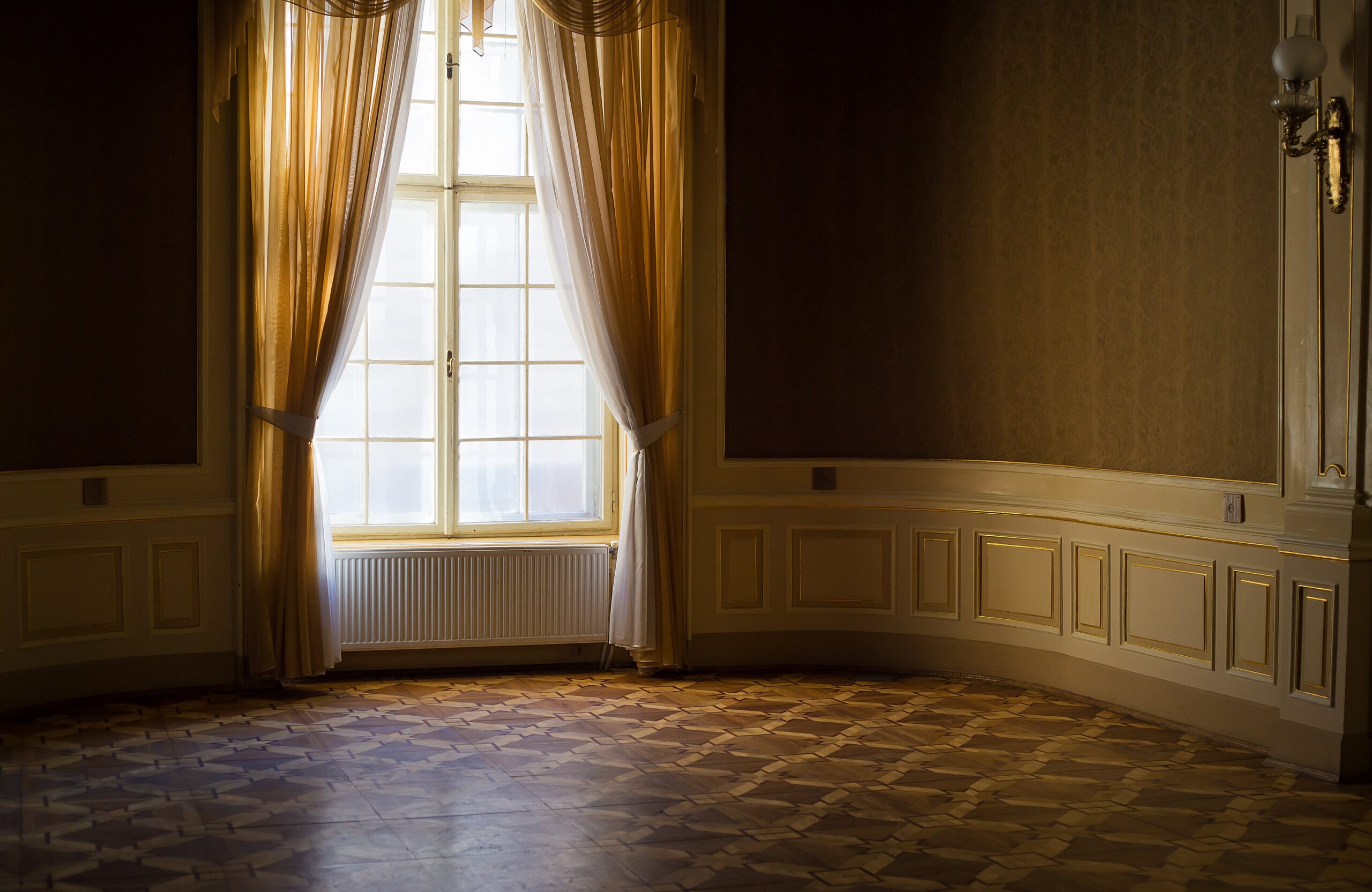 The-History-of-Curtains-and-Blinds-From-Ancient-Times-to-Today