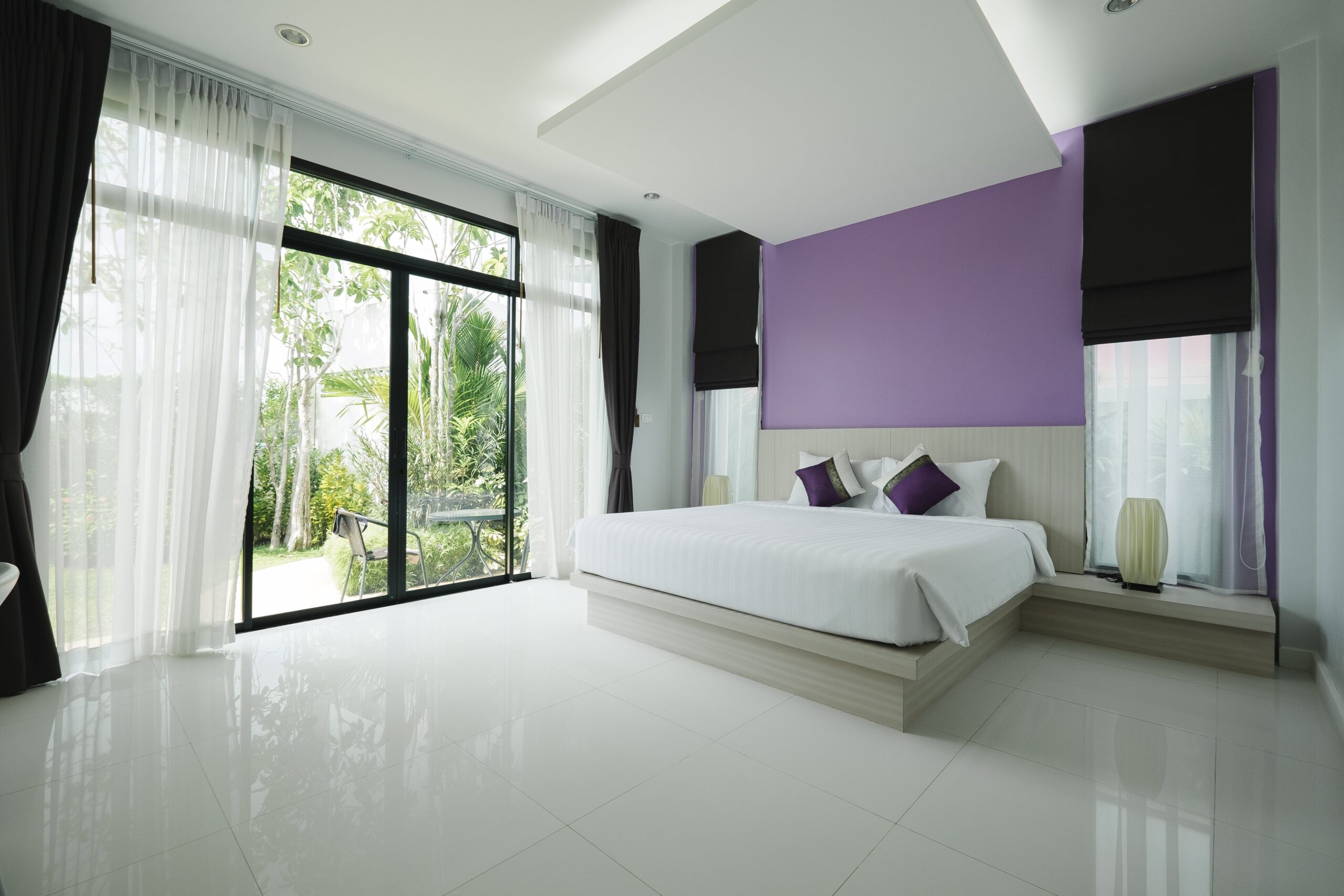The-Pros-and-Cons-of-Distinct-Curtain-Forms